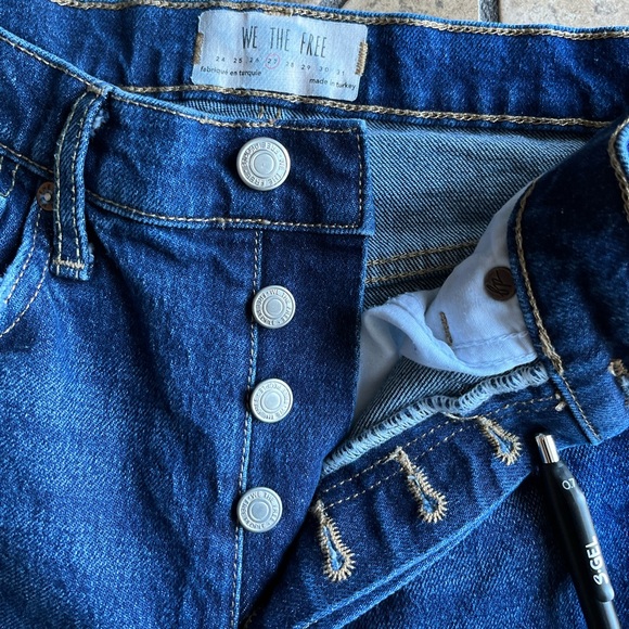 We The Free Distressed Jeans - Picture 3 of 5